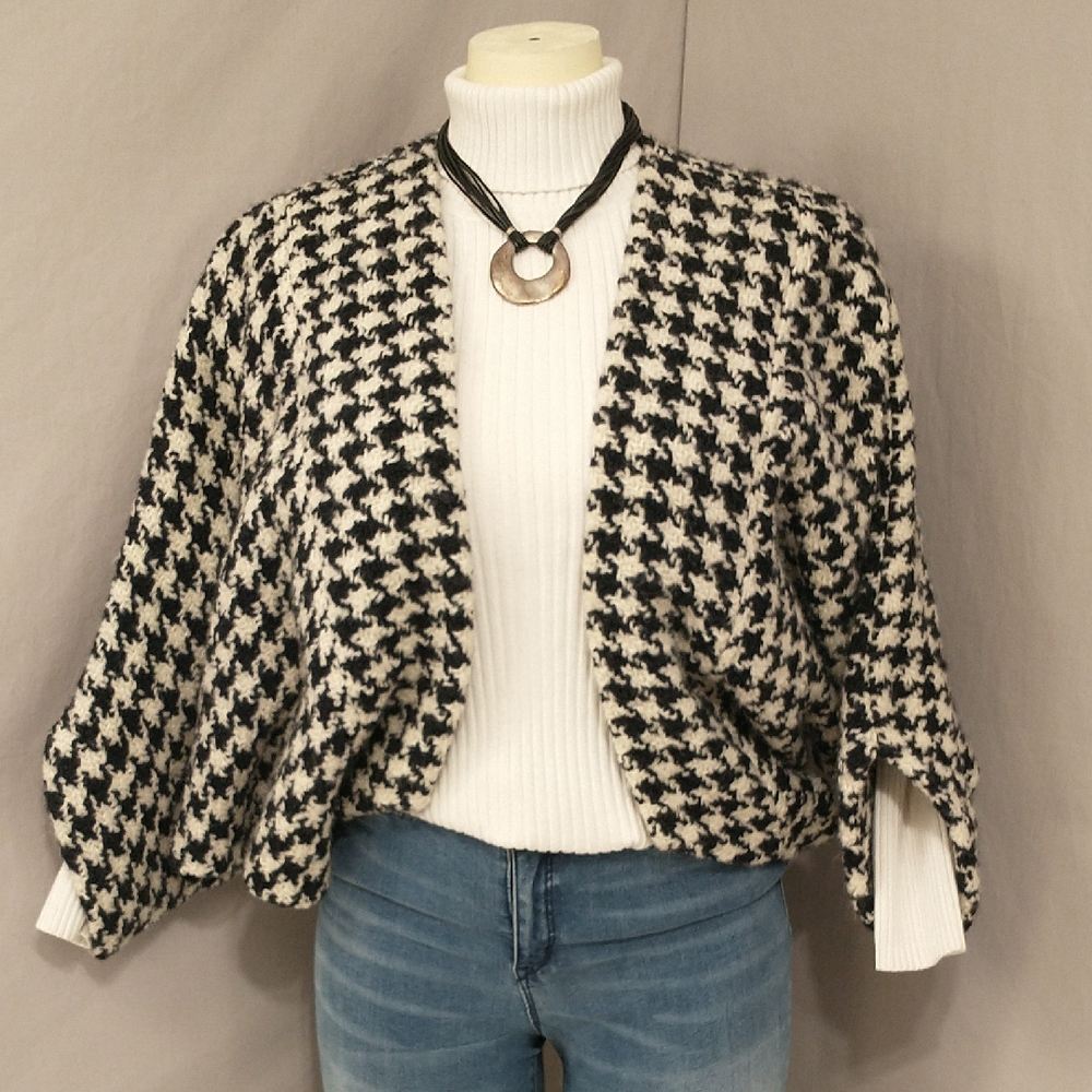 Graphic Houndstooth Shrug Jacket Ireland Thick Woven Wool Batwing Black & White